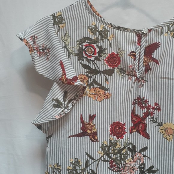 Ruffle sleeve Top/blouse - Picture 3 of 9